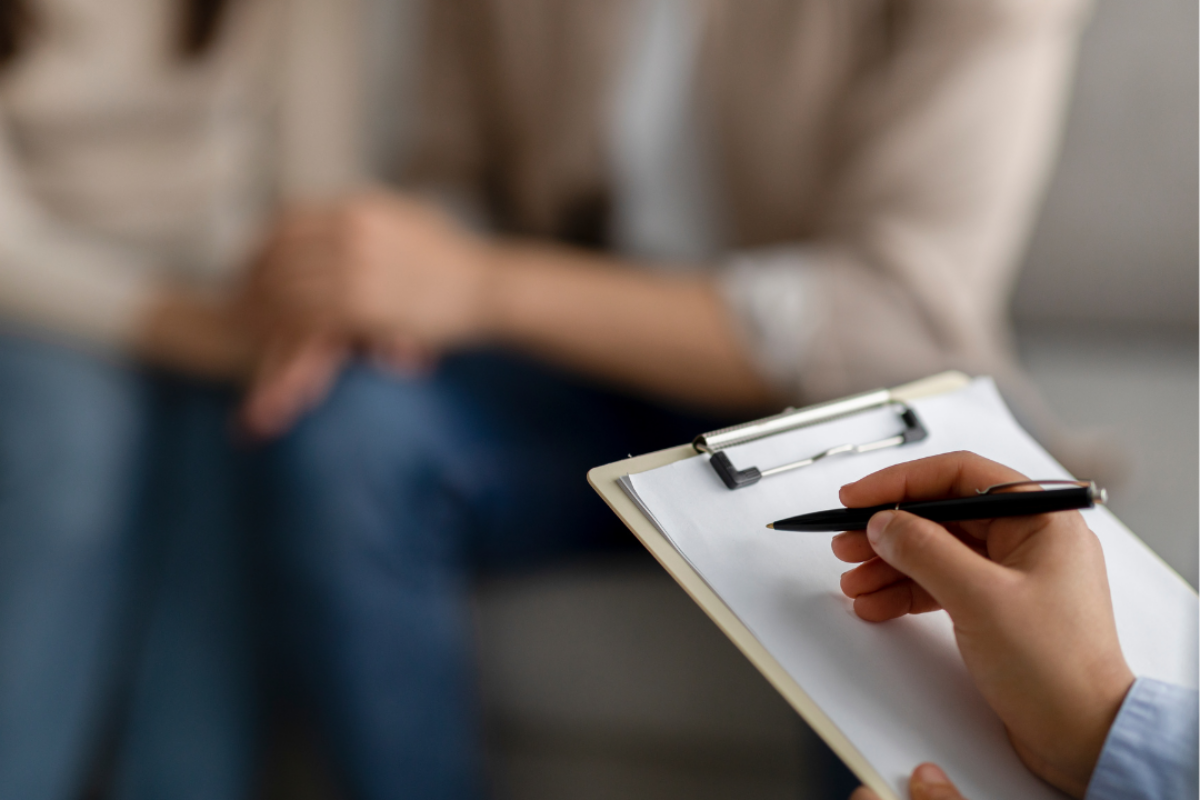 伴侶諮商（Couples' counselling），也稱為婚姻諮商，是針對親密伴侶的一種諮商服務。